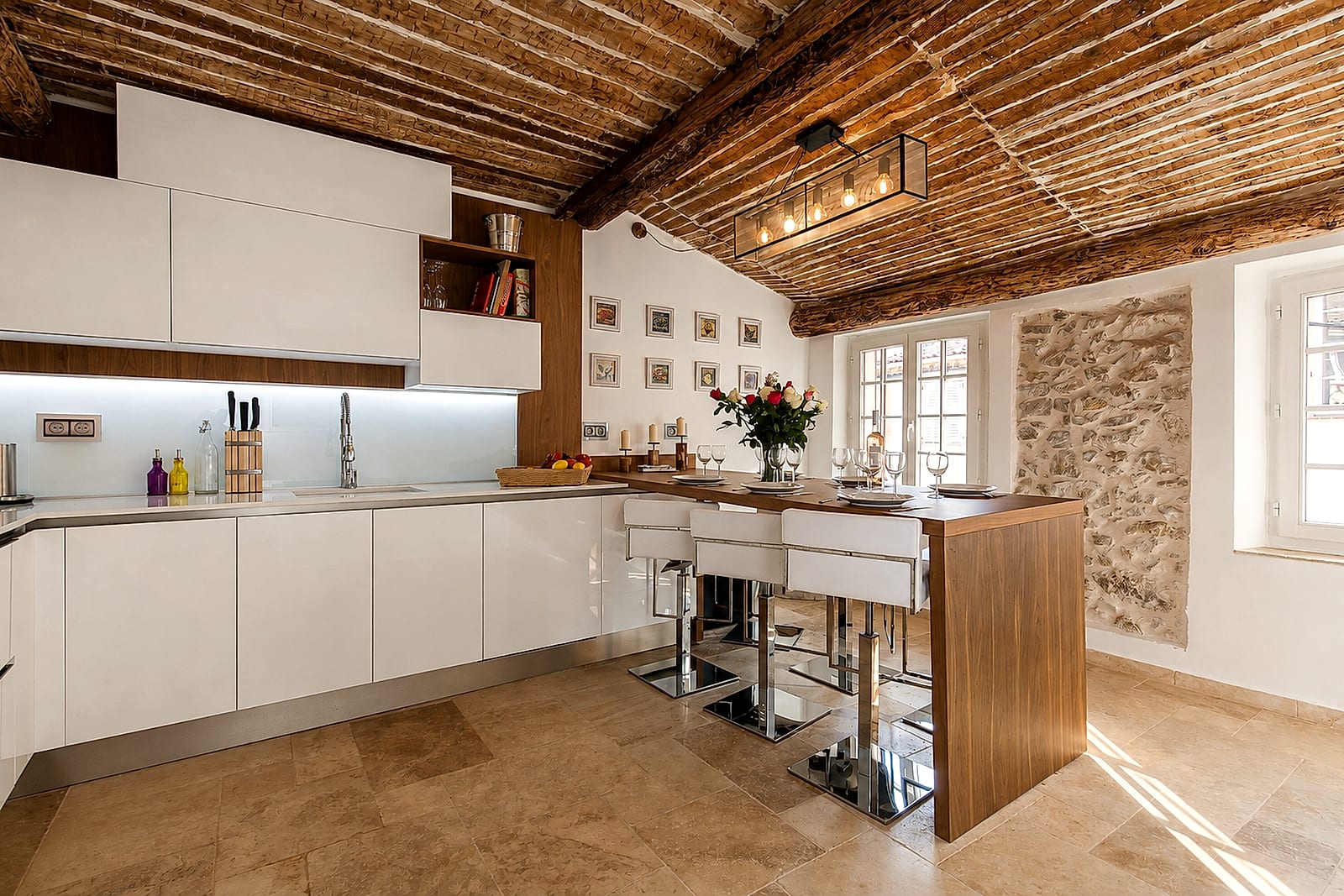 Maison Baieta — The kitchen, holiday rental in Old Antibes
