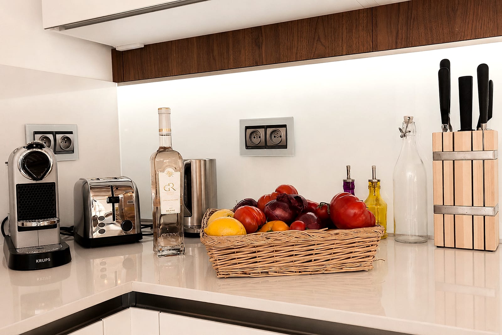 Maison Baieta — The kitchen, holiday rental in Old Antibes