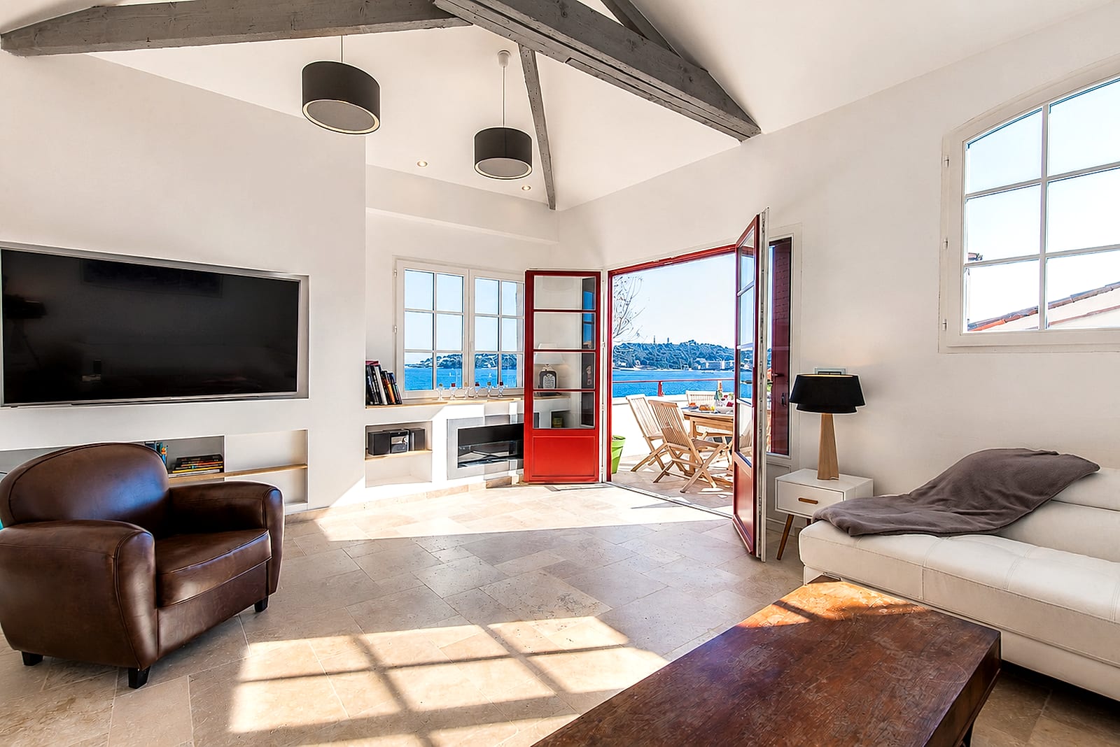 Maison Baieta — The living room, holiday rental in Old Antibes