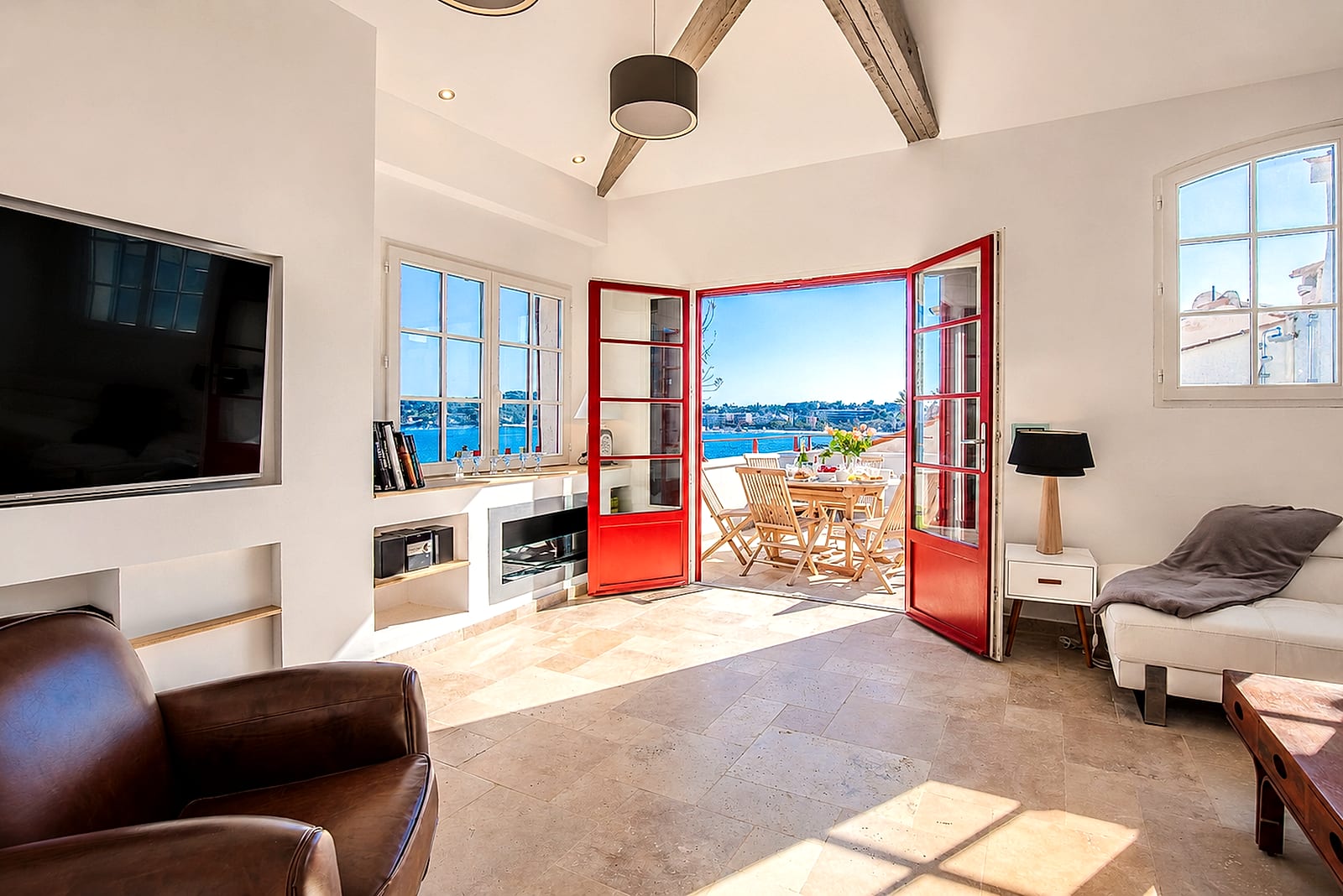 Maison Baieta — The living room, holiday rental in Old Antibes