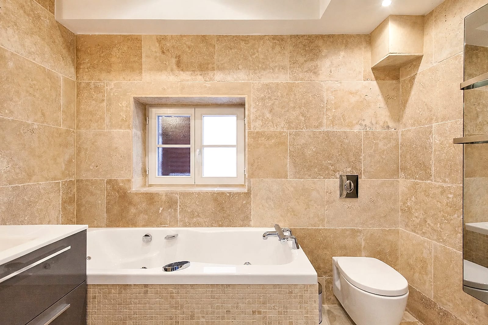 Maison Marina — Master bedroom I, holiday rental in Old Antibes