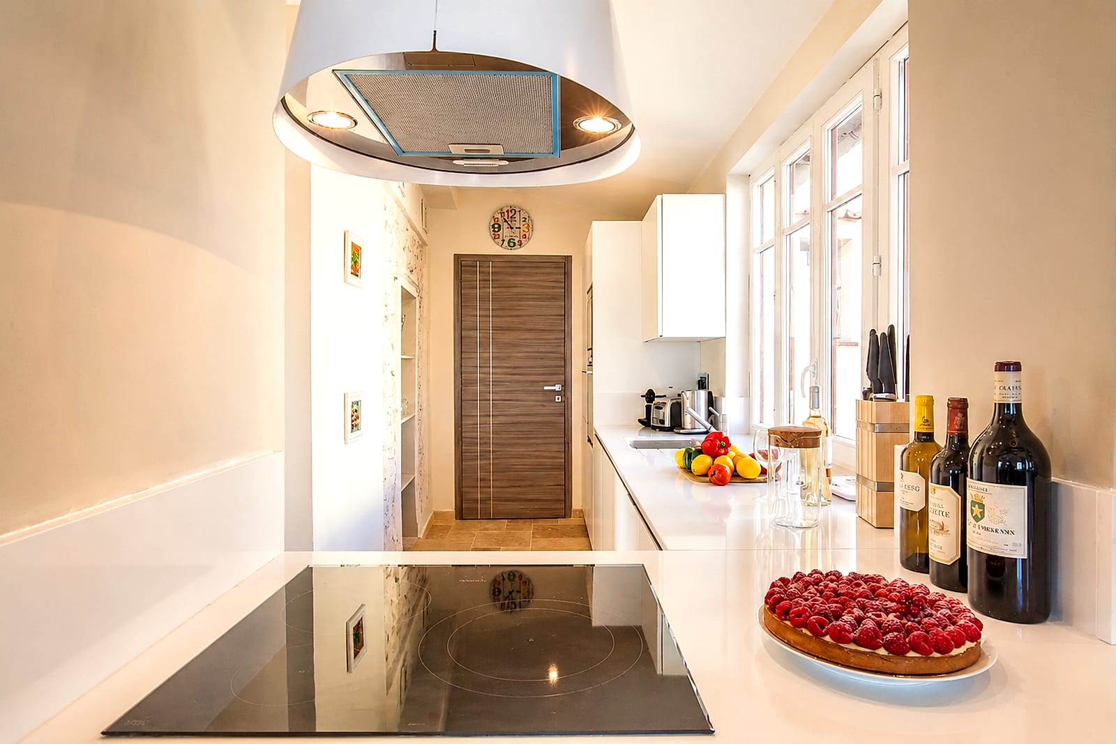 Maison Marina — The kitchen, holiday rental in Old Antibes