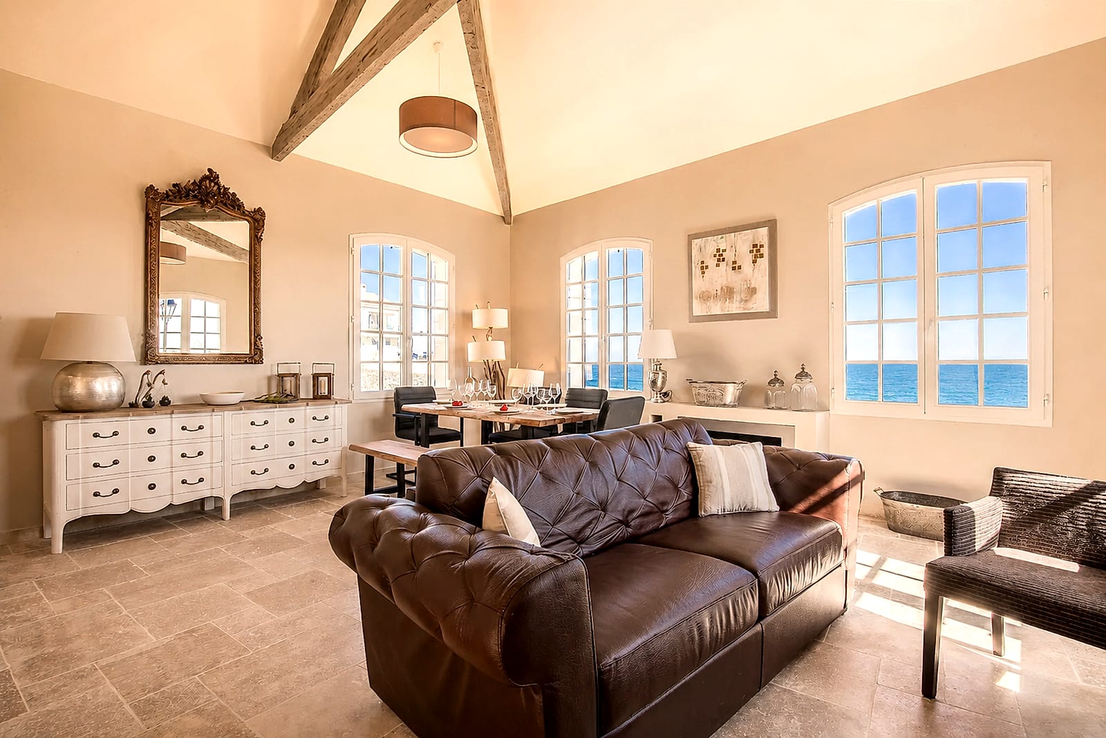 Maison Marina — The living room, holiday rental in Old Antibes