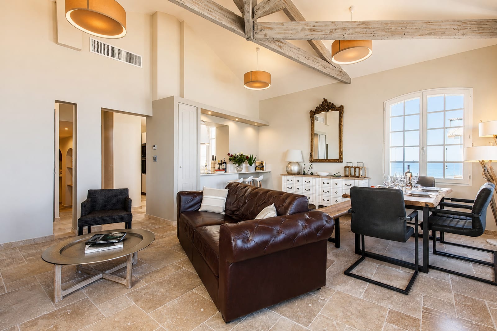 Maison Marina — The living room, holiday rental in Old Antibes