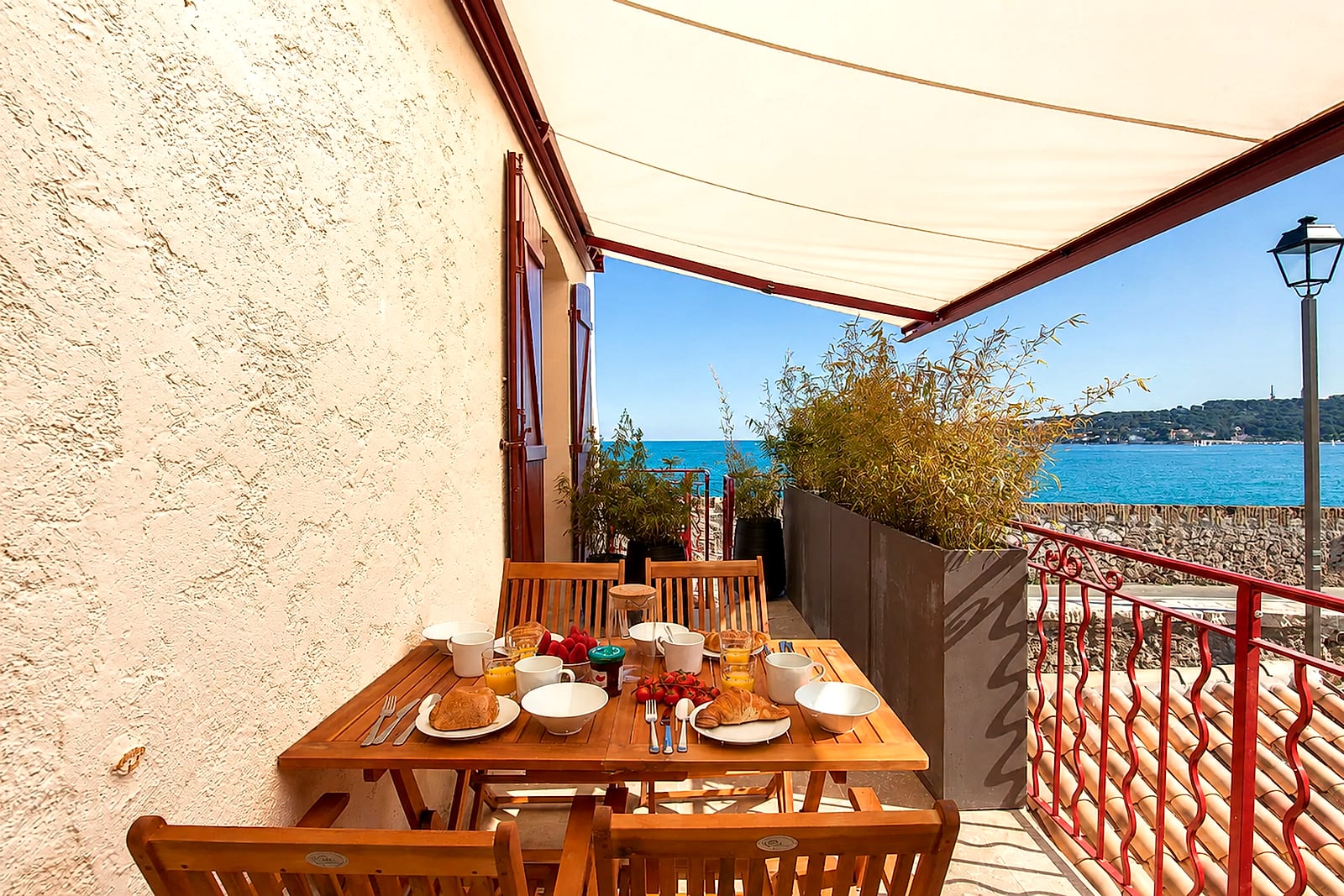 Maison Marina — The terrace, holiday rental in Old Antibes