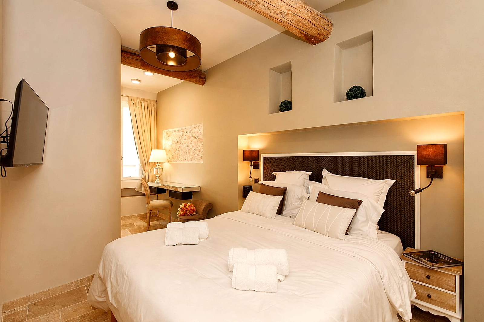 Maison Pantai — Master bedroom I, holiday rental in Old Antibes