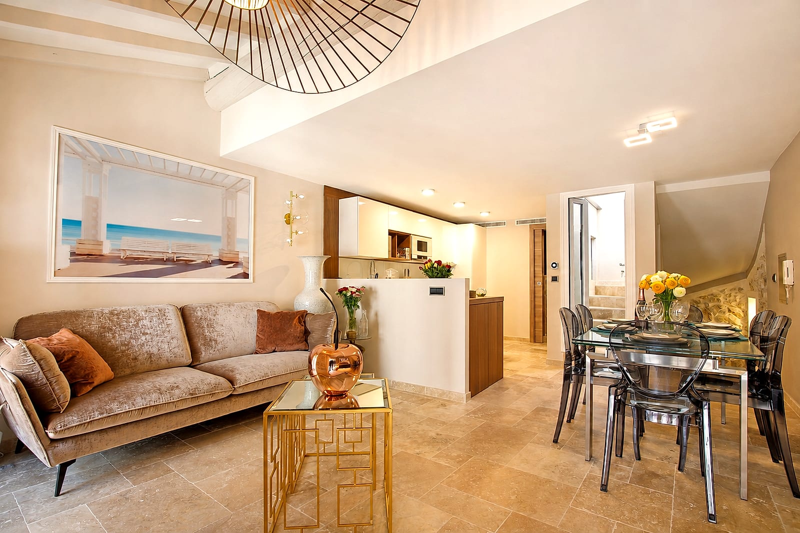 Maison Pantai — The living room, holiday rental in Old Antibes
