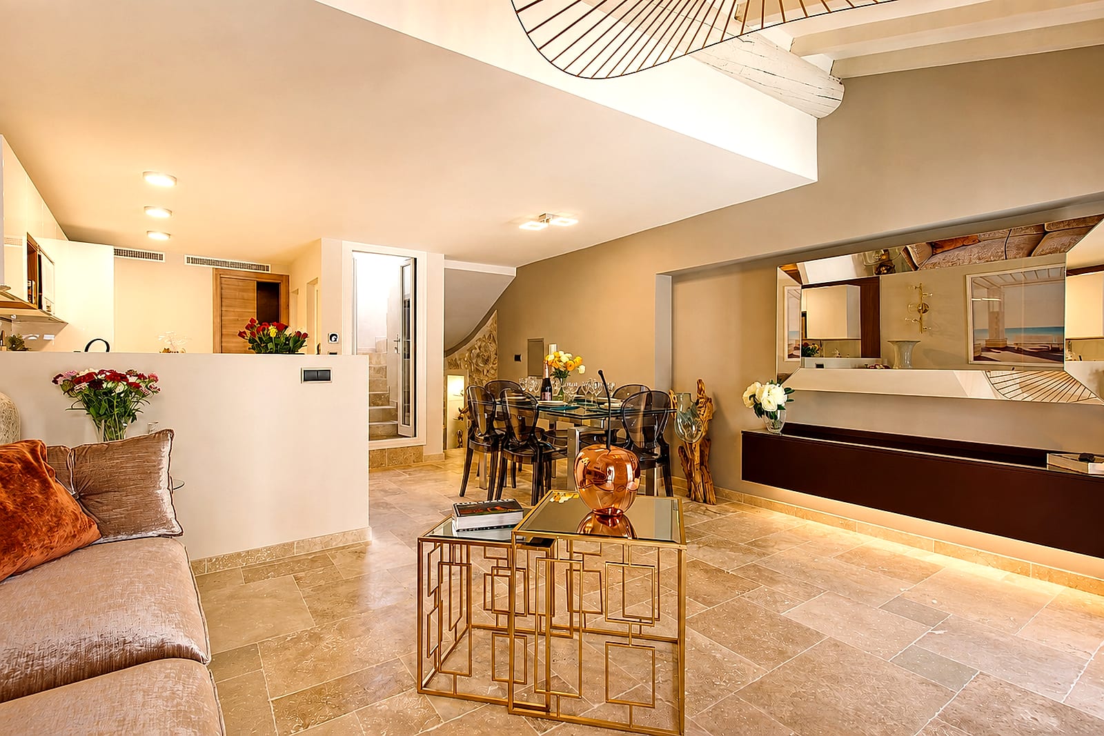 Maison Pantai — The living room, holiday rental in Old Antibes