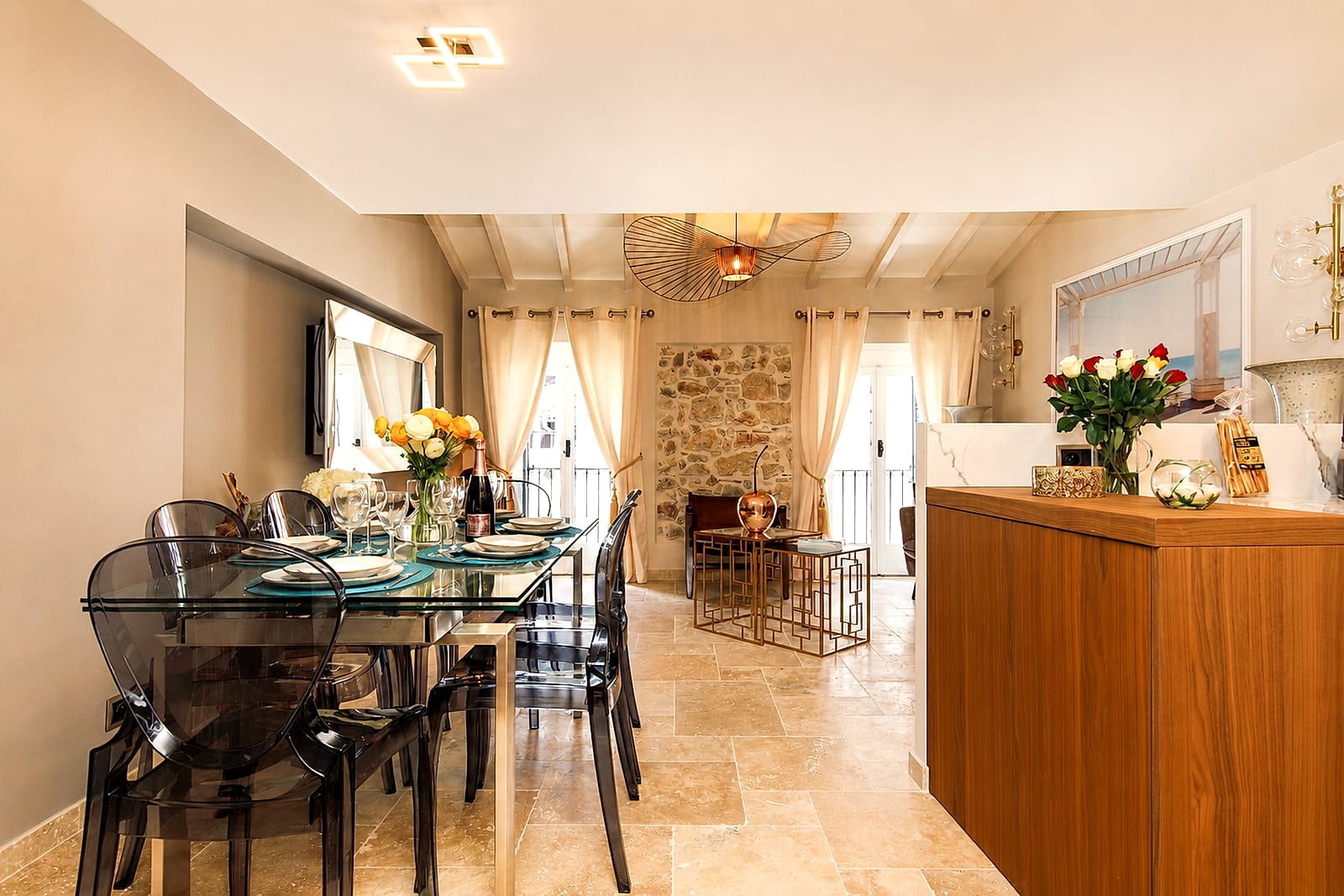 Maison Pantai — The living room, holiday rental in Old Antibes