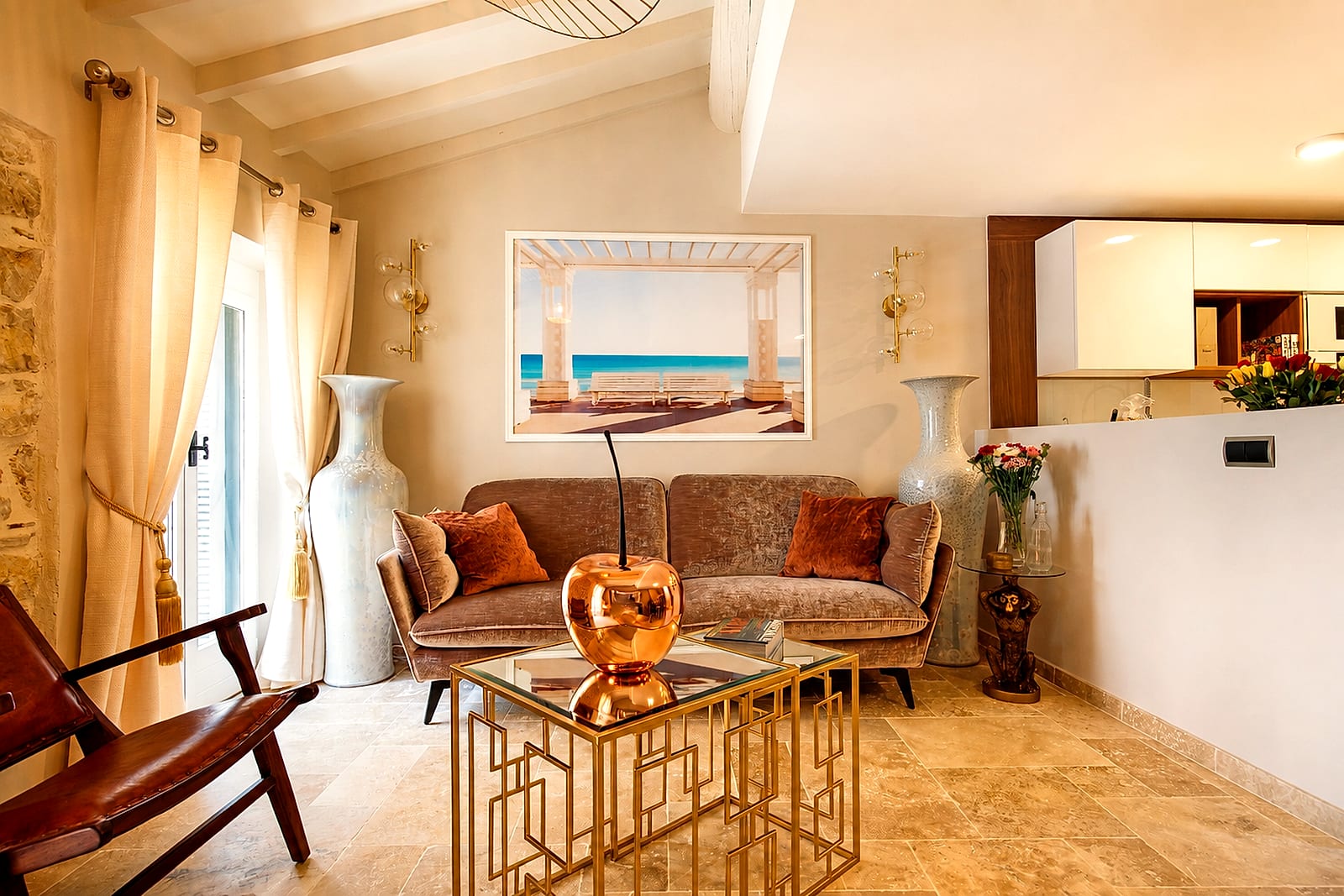 Maison Pantai — The living room, holiday rental in Old Antibes