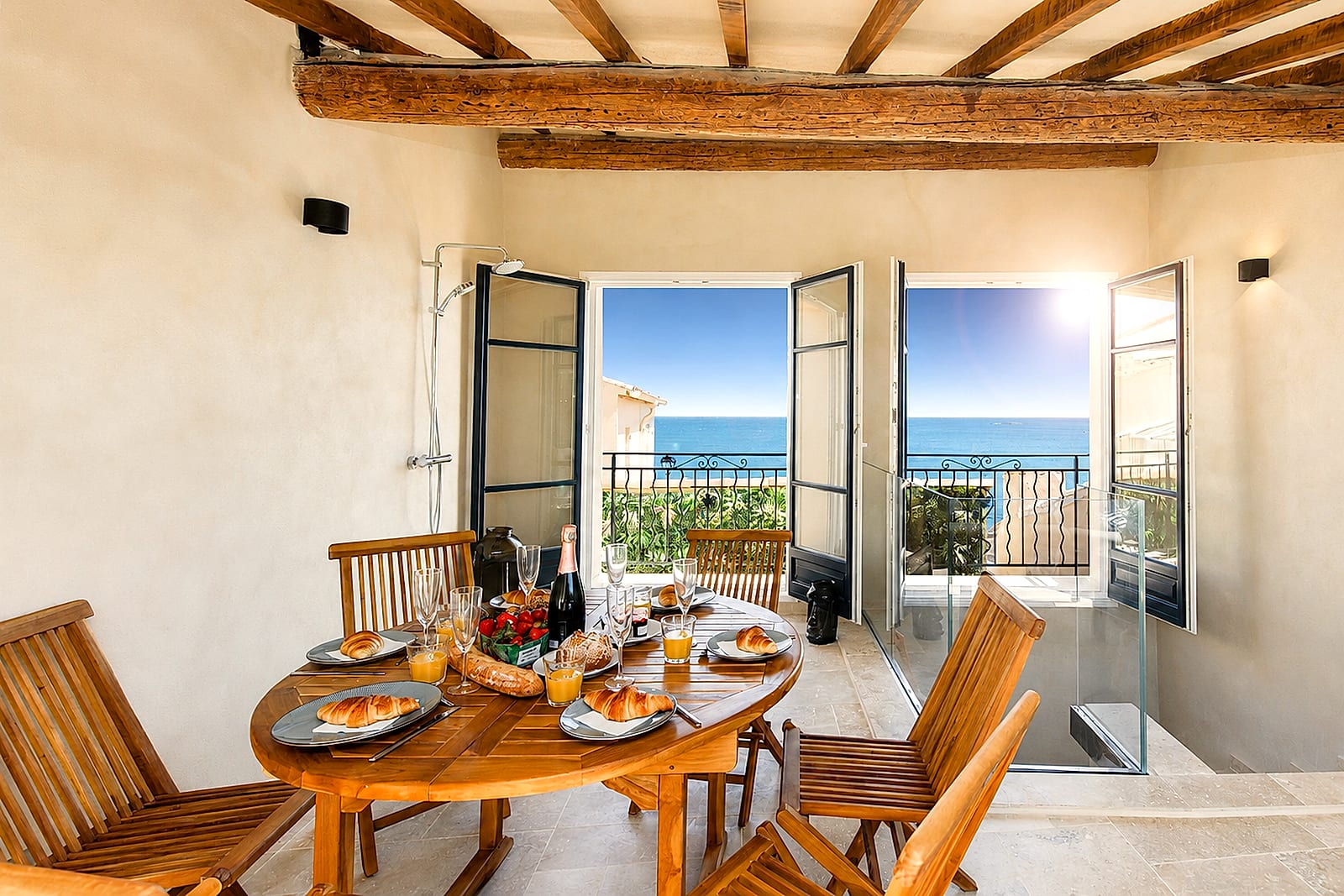 Maison Pantai — The terrace, holiday rental in Old Antibes