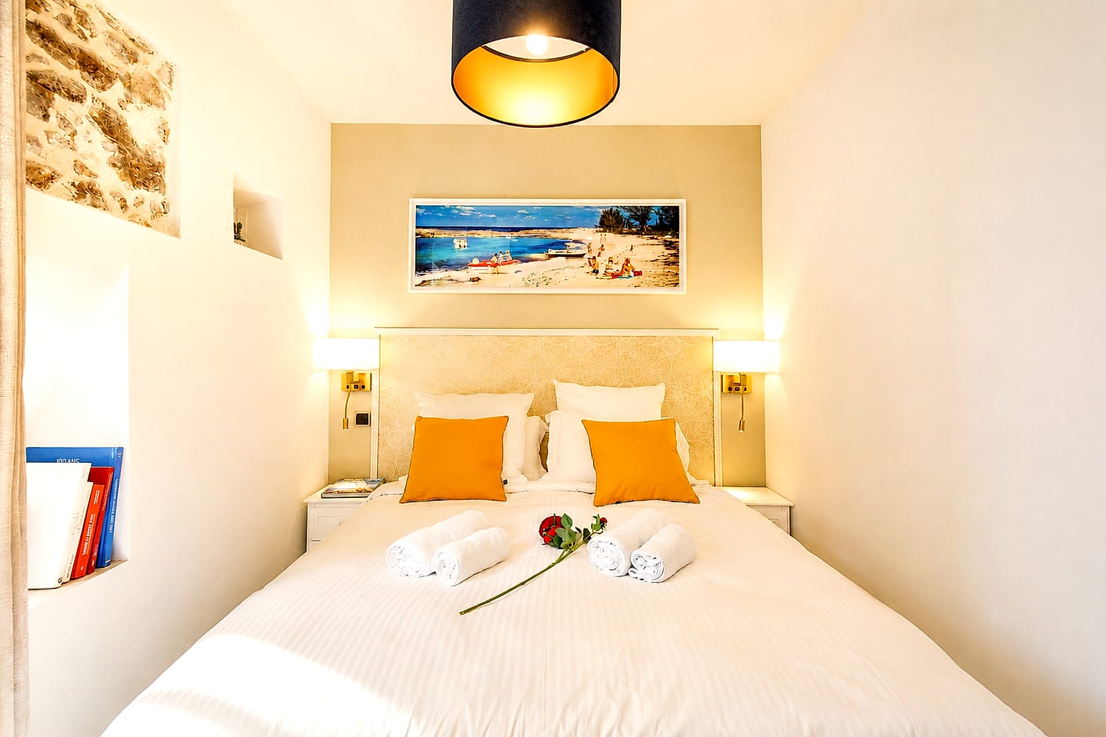Maison Regina — Master bedroom I, holiday rental in Old Antibes