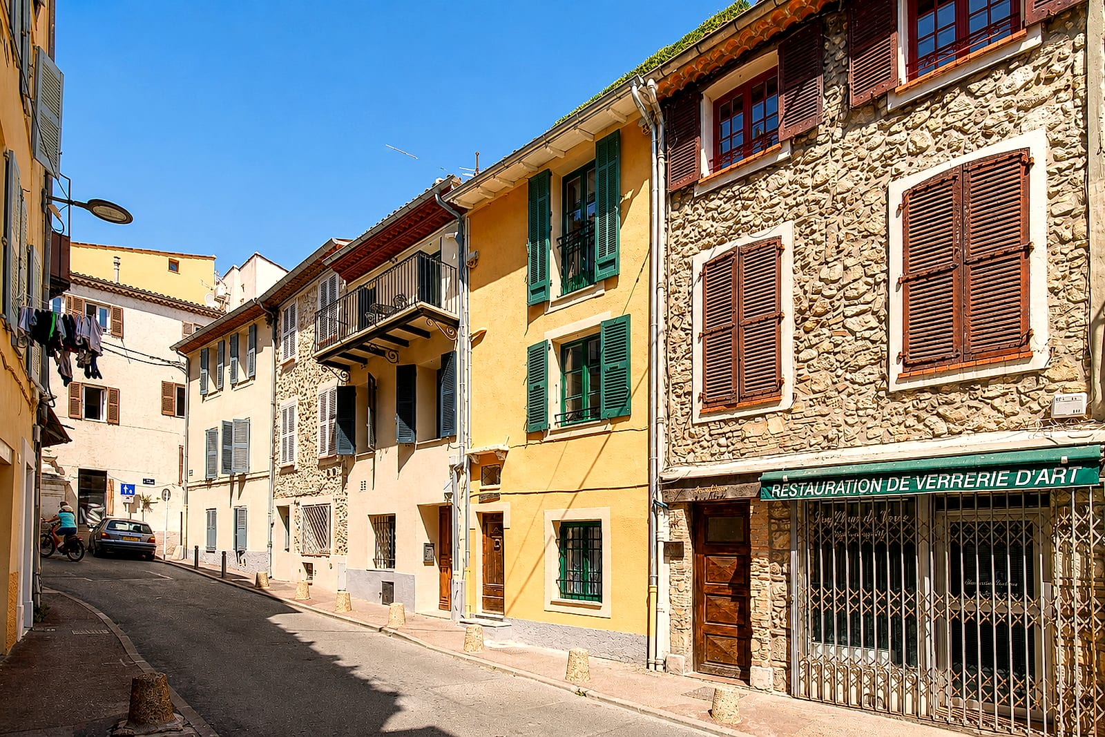 Maison Regina — The entrance, holiday rental in Old Antibes