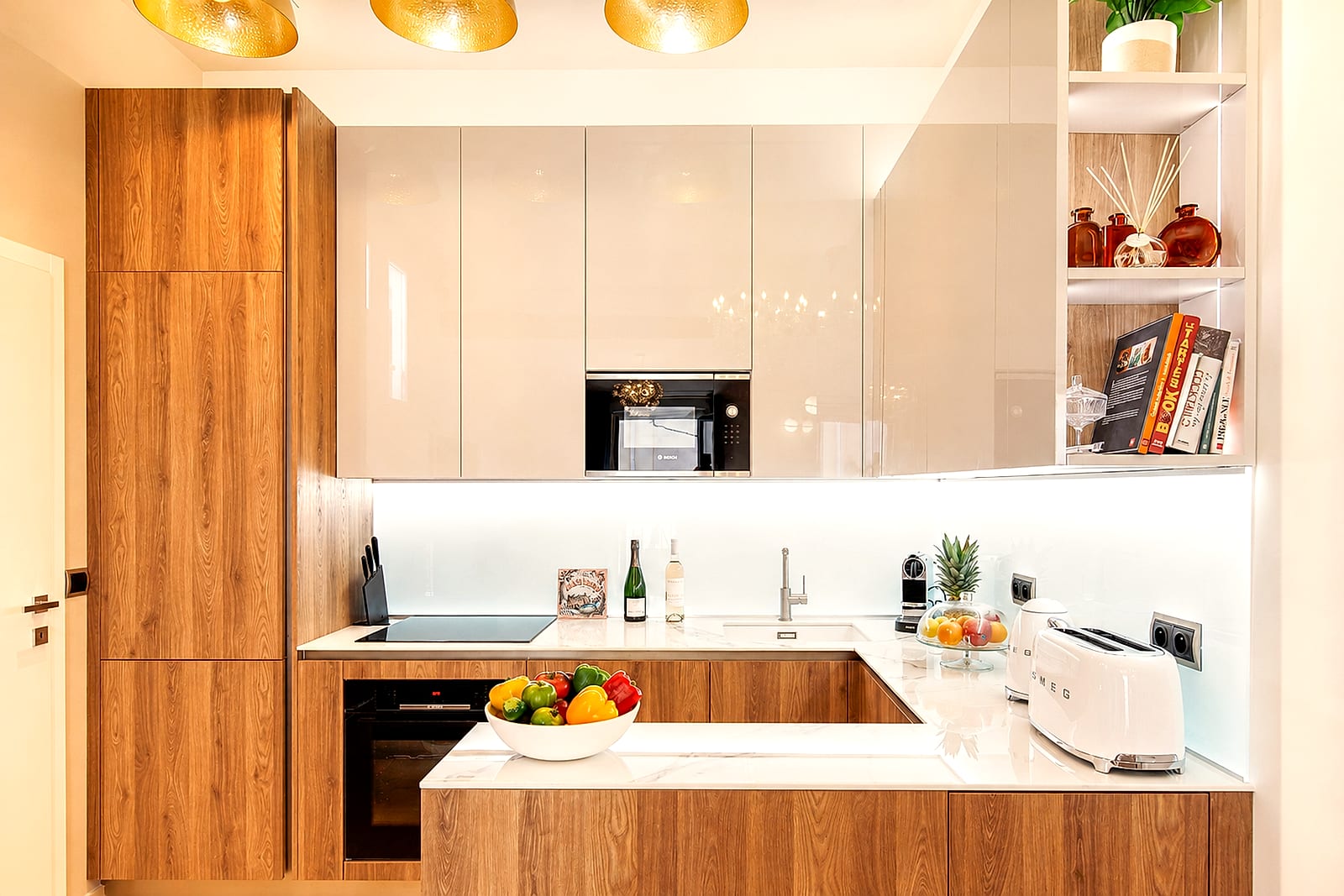 Maison Regina — The kitchen, holiday rental in Old Antibes