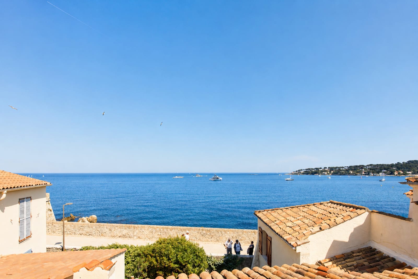 Maison Regina — The terrace, holiday rental in Old Antibes