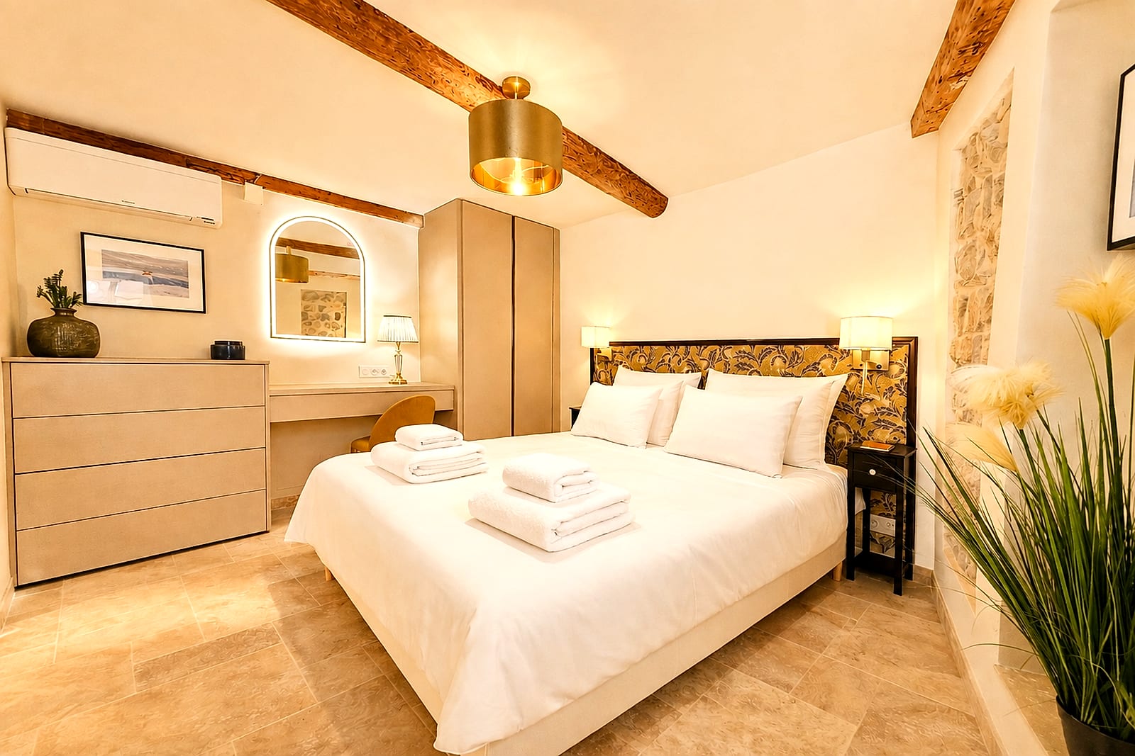 Maison Soleiha — Master bedroom II, holiday rental in Old Antibes
