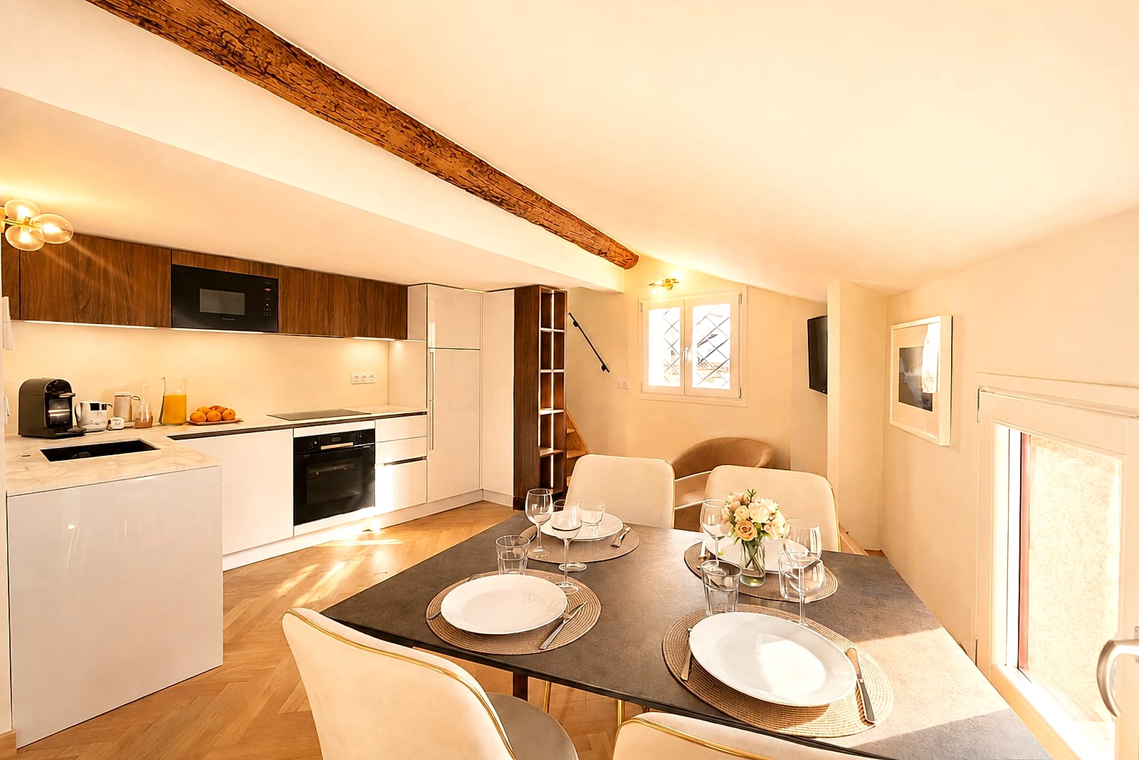 Maison Soleiha — The living room, holiday rental in Old Antibes