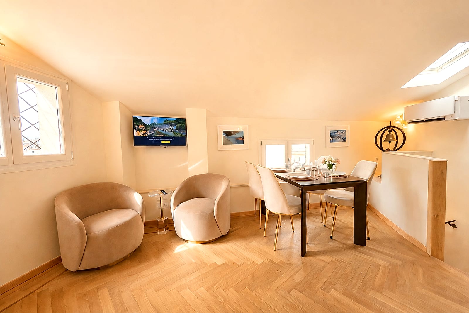 Maison Soleiha — The living room, holiday rental in Old Antibes