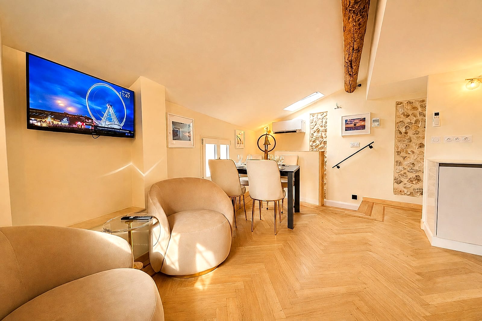 Maison Soleiha — The living room, holiday rental in Old Antibes