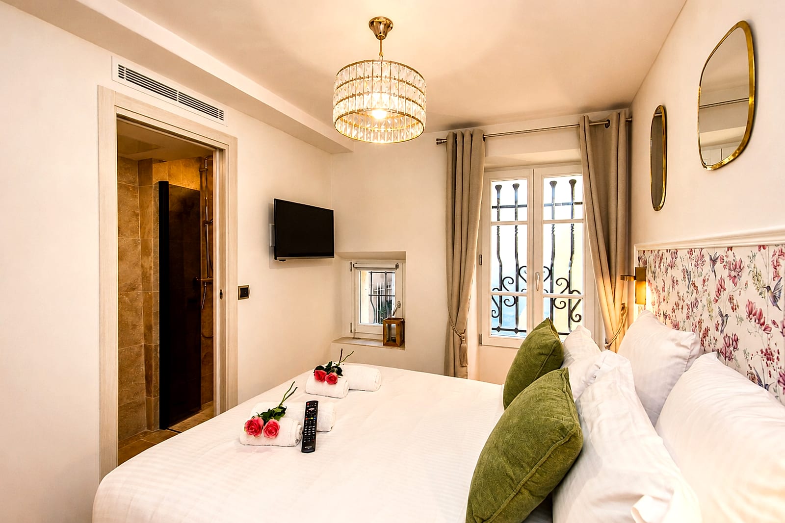 Maison VistaMar — Master bedroom II, holiday rental in Old Antibes