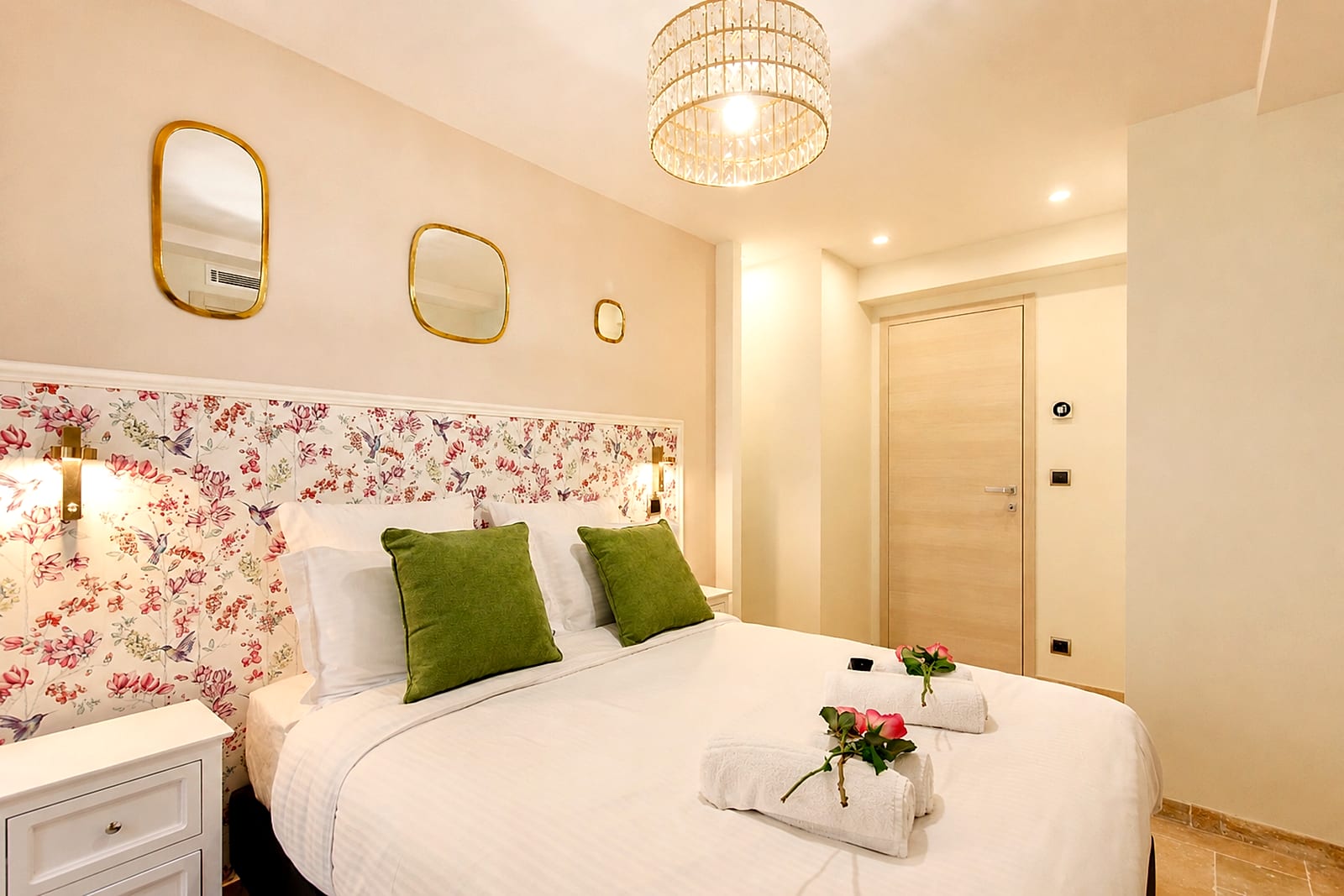 Maison VistaMar — Master bedroom II, holiday rental in Old Antibes