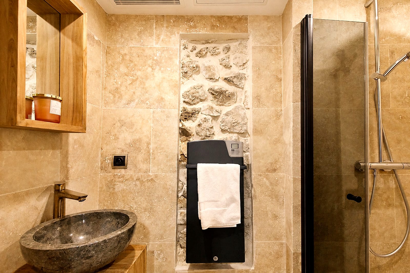 Maison VistaMar — Master bedroom II, holiday rental in Old Antibes